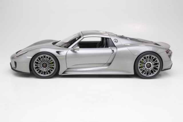 Porsche 918 Spyder Hard Top 2011, silver