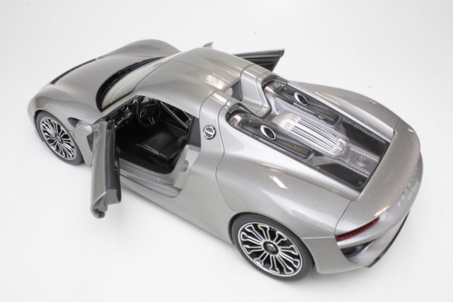 Porsche 918 Spyder Hard Top 2011, silver