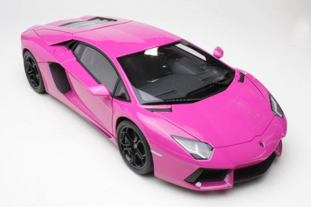 Lamborghini Aventador LP700-4, pinkki - Sulje napsauttamalla kuva