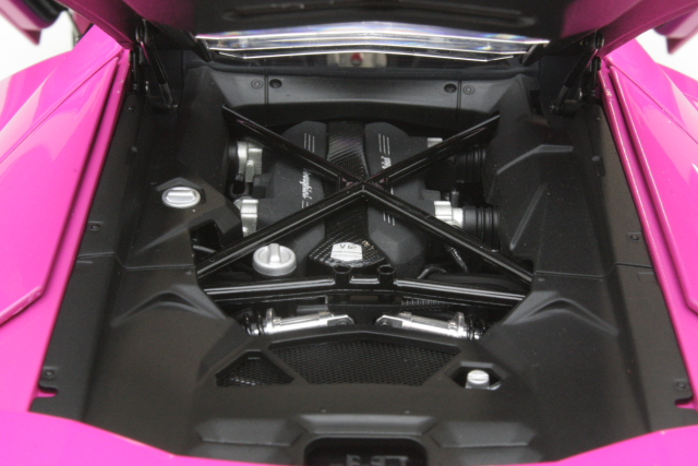 Lamborghini Aventador LP700-4, pinkki