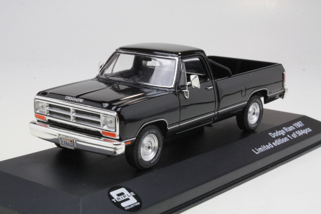 Dodge Ram 1987 Pick-Up, black