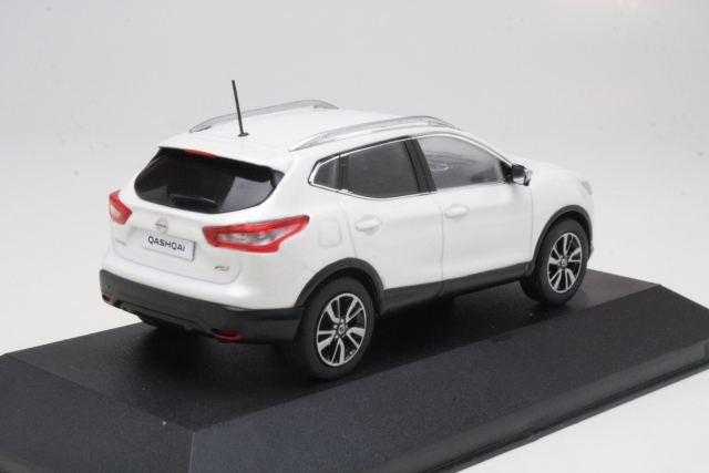 Nissan Qashqai 2014, valkoinen - Sulje napsauttamalla kuva