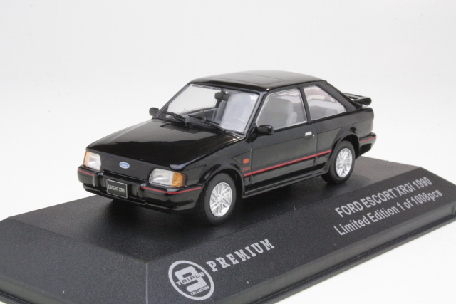 Ford Escort XR3i 1990, musta - Sulje napsauttamalla kuva