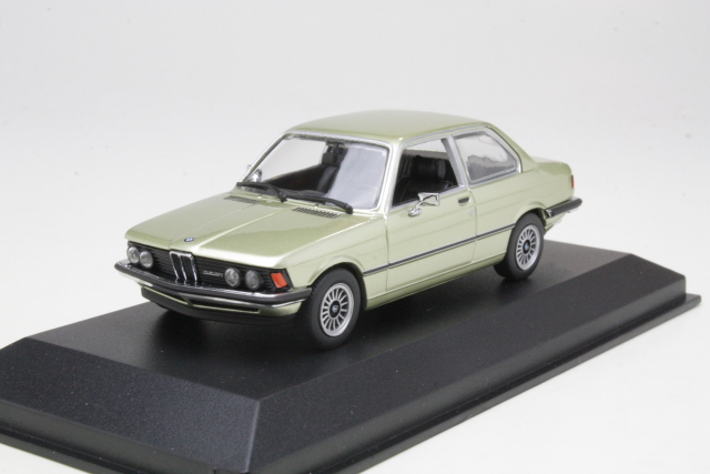 BMW 323i (e21) 1977, vihreä