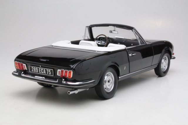 Peugeot 504 Cabriolet 1971, musta