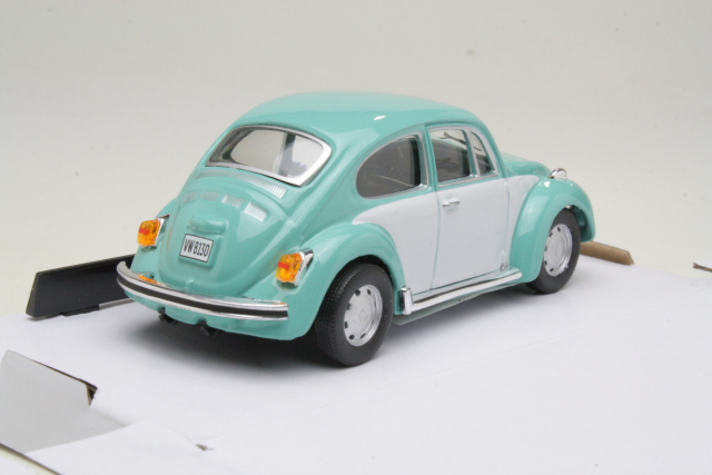 VW Beetle, light green/white