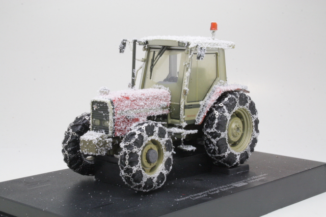 Massey Ferguson 3090, red "Snow Edition"