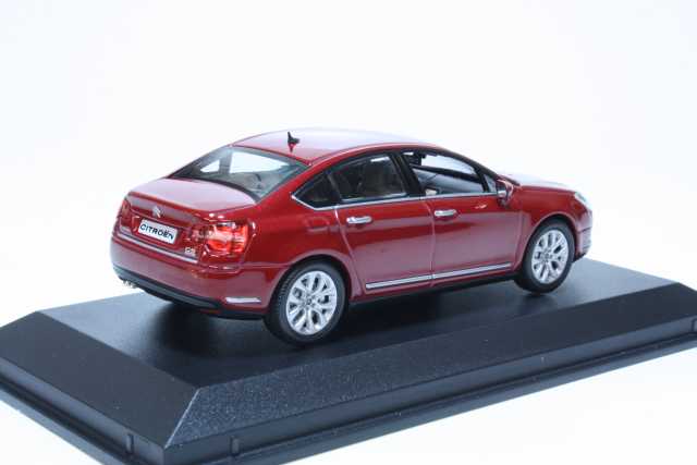 Citroen C5 Berline 2008, punainen