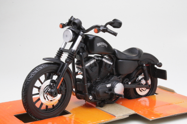 Harley Davidson Sportster Iron 883 2014, matt black - Click Image to Close