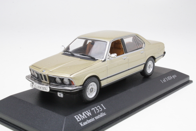 BMW 733i 1977, gold - Click Image to Close