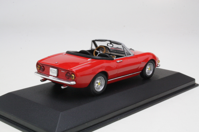 Fiat Dino Spider 1972, punainen - Sulje napsauttamalla kuva