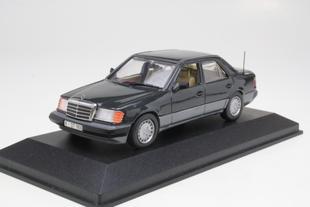 Mercedes 300D (w124) 1990, musta - Sulje napsauttamalla kuva