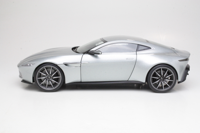 Aston Martin DB10 2015, silver "James Bond - Spectre"