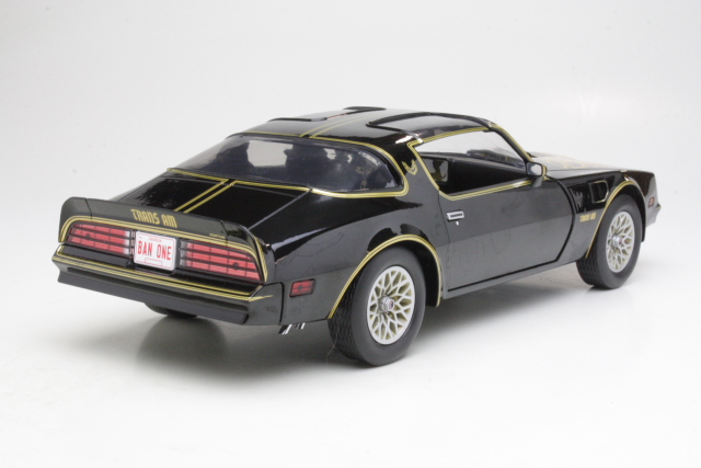 Pontiac Firebird Trans Am 1977, musta "Smokey and the Bandit" - Sulje napsauttamalla kuva