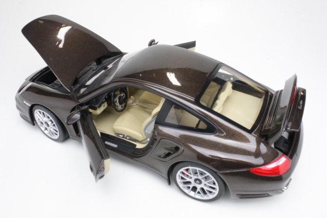 Porsche 911 Turbo 2010, brown