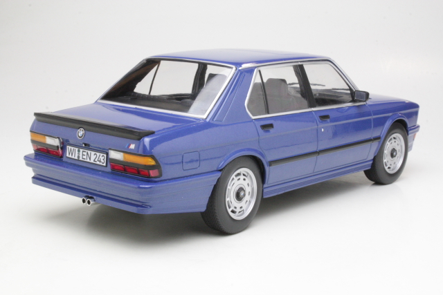 BMW M535i 1987, sininen - Sulje napsauttamalla kuva