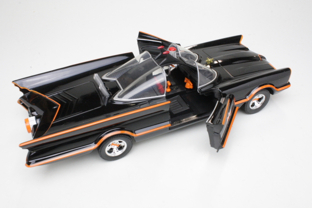 Batmobile 1966 "TV Series" (1:24)