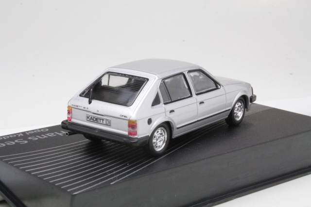 Opel Kadett D, hopea