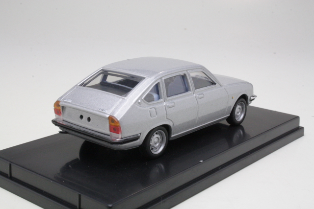Lancia Beta Berlina Serie 1 1972, harmaa