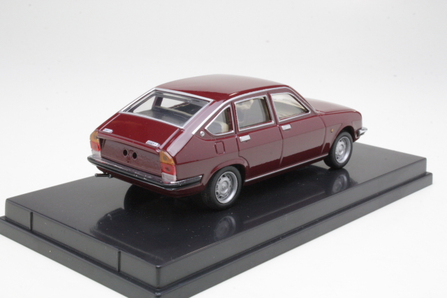 Lancia Beta Berlina Serie 1 1972, tummanpunainen