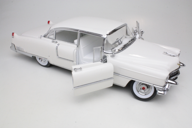 Cadillac Fleetwood Series 60 Special 1955, valkoinen - Sulje napsauttamalla kuva
