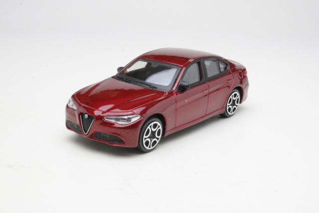 Alfa Romeo Giulia 2016, punainen