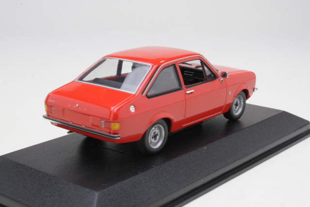 Ford Escort Mk2 1.3 1975, punainen - Sulje napsauttamalla kuva