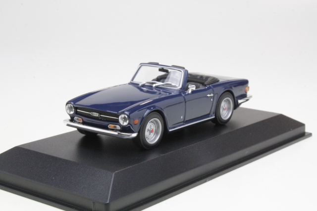 Triumph TR6 1968, tummansininen - Sulje napsauttamalla kuva