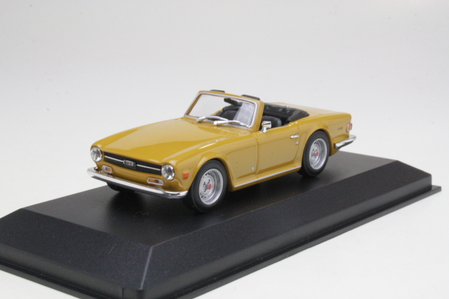 Triumph TR6 1968, oranssi