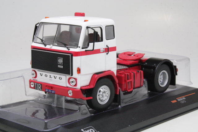 Volvo F89 1970, white/red