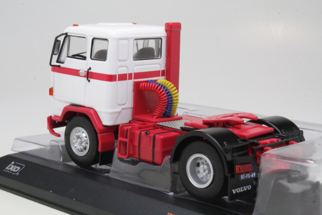 Volvo F89 1970, white/red
