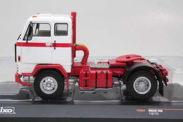 Volvo F89 1970, white/red