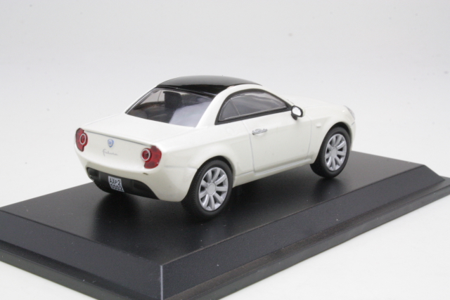 Lancia Nuova Fulvia Coupe 2003, kermanvalkoinen