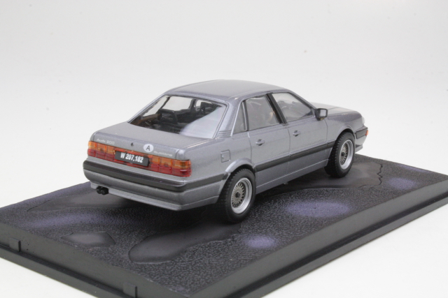 Audi 200 Quattro, harmaa