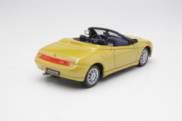 Alfa Romeo Spider 1995, keltainen - Sulje napsauttamalla kuva