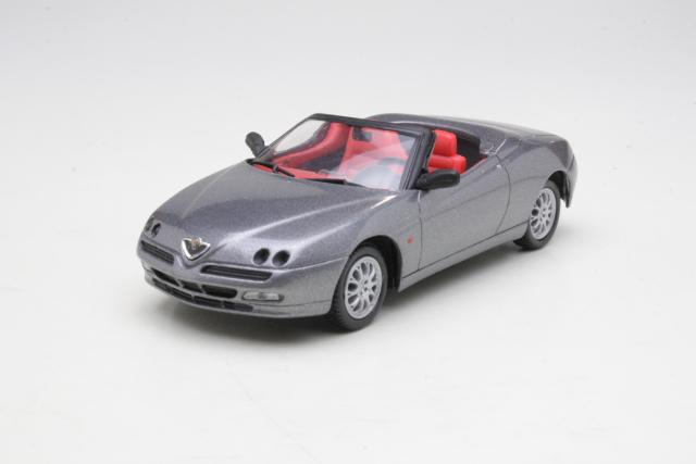 Alfa Romeo Spider 1995, harmaa