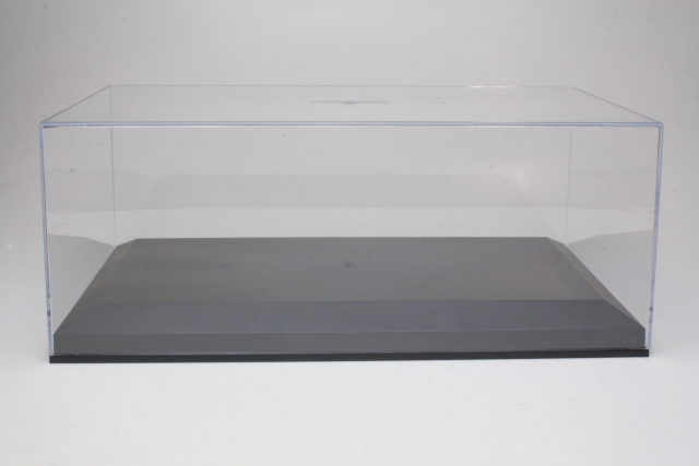Plastic Showcase 1:18 LBH