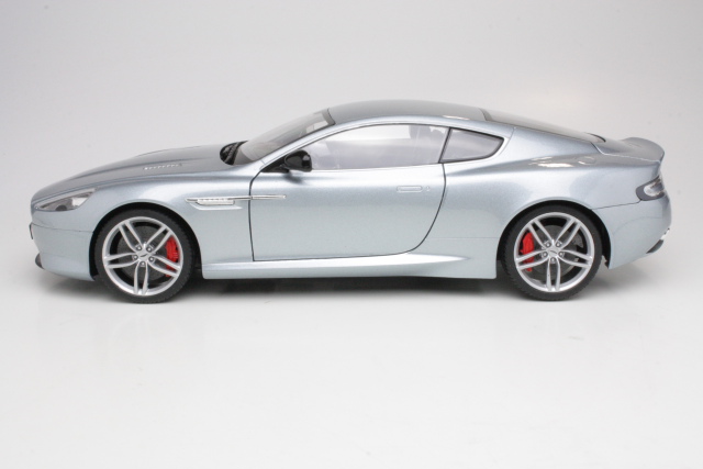 Aston Martin DB9 Coupe, light blue