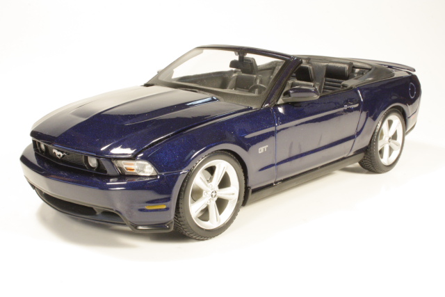 Ford Mustang GT Cabrio 2010, tummansininen - Sulje napsauttamalla kuva