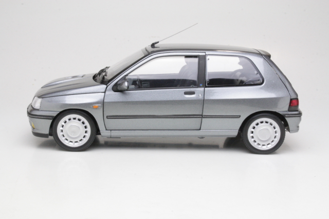 Renault Clio 16S 1991, harmaa - Sulje napsauttamalla kuva