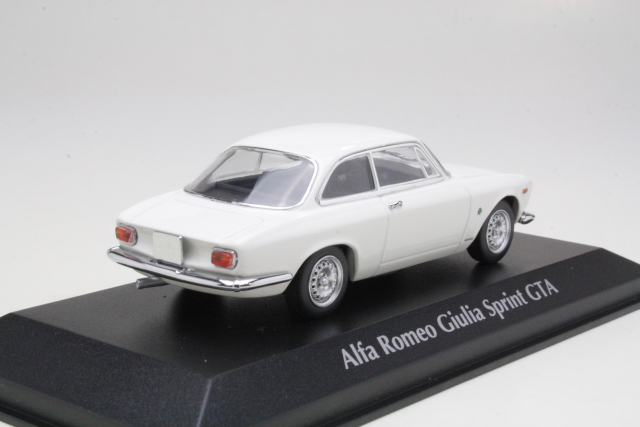 Alfa Romeo Giulia Sprint GTA 1965, valkoinen