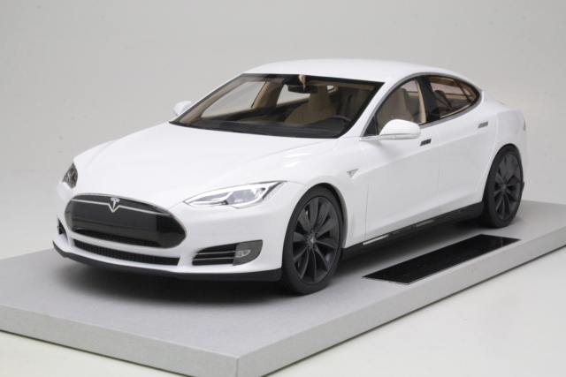 Tesla Model S 2012, white