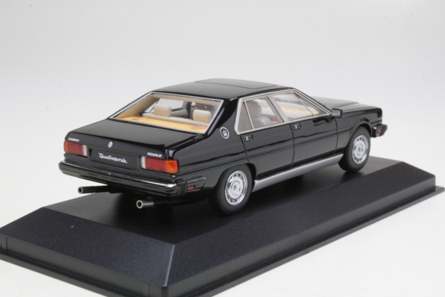 Maserati Quattroporte III Royale 1989, musta