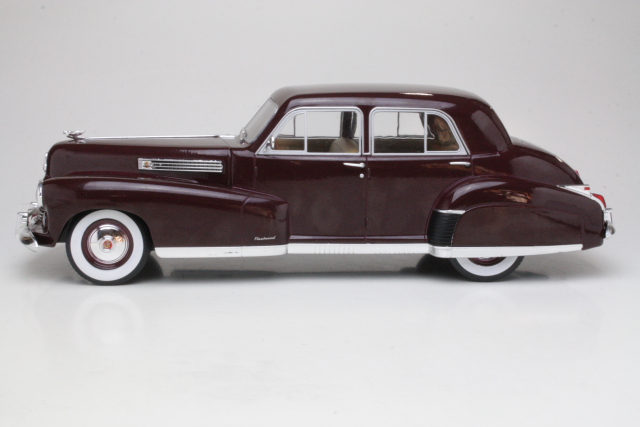 Cadillac Fleetwood series 60 Special 1941, tummanpunainen - Sulje napsauttamalla kuva
