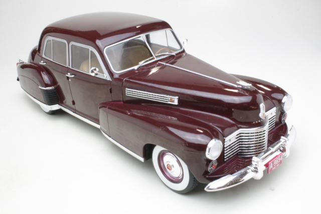 Cadillac Fleetwood series 60 Special 1941, tummanpunainen - Sulje napsauttamalla kuva