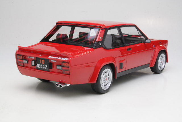 Fiat 131 Abarth Stradale 1976, punainen - Sulje napsauttamalla kuva