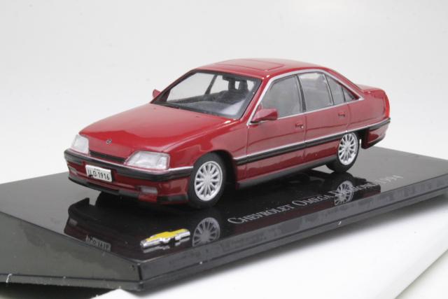 Chevrolet Omega Diamond 1994, tummanpunainen