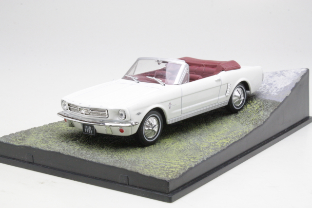 Ford Mustang Convertible 1964, valkoinen