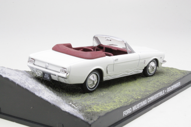 Ford Mustang Convertible 1964, valkoinen