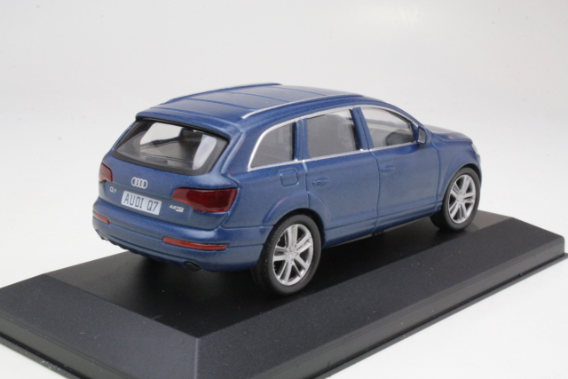 Audi Q7, sininen - Sulje napsauttamalla kuva